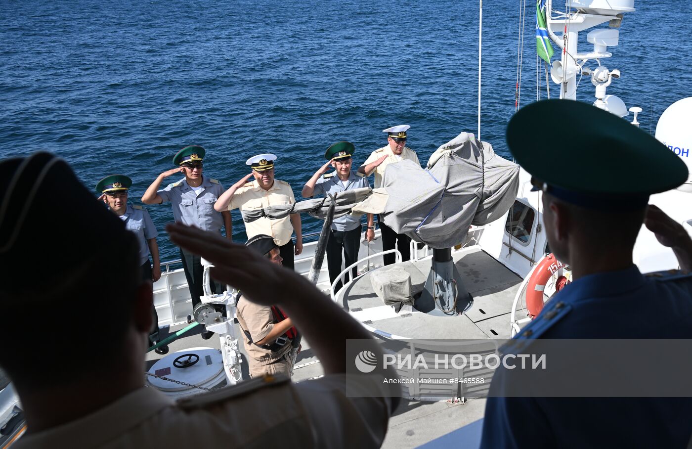 Учения пограничных сторожевых кораблей по охране акватории Каспийского моря