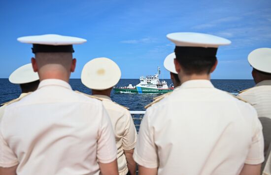 Учения кораблей РФ и Казахстана по охране акватории Каспийского моря