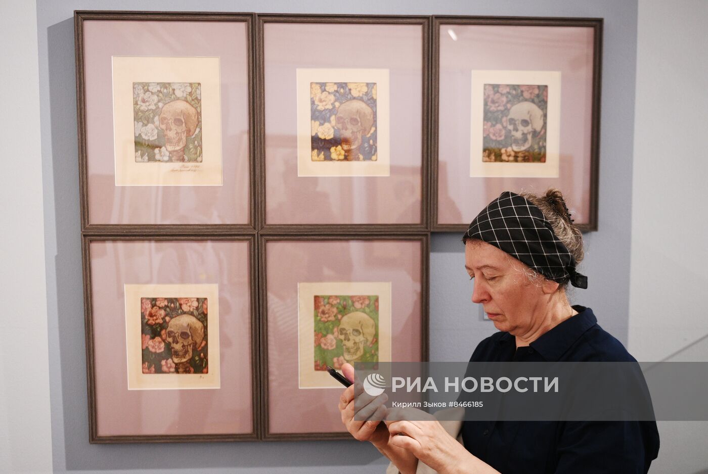 Выставка "Пальмы и розы Зинаиды Морозовой" в музее-заповеднике "Горки Ленинские"