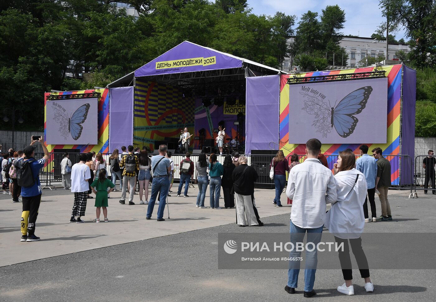 Празднование Дня молодежи в регионах России