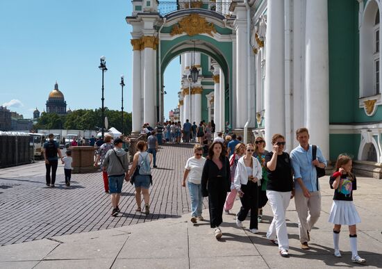 Репетиция праздника выпускников "Алые паруса" в Санкт-Петербурге