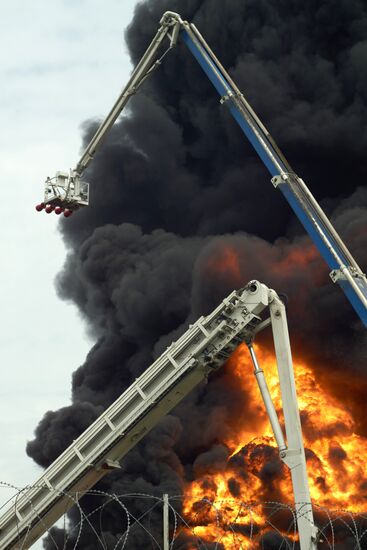 Взрыв на нефтебазе в Воронеже