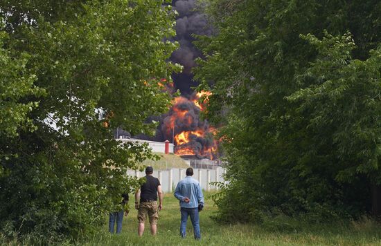 Взрыв на нефтебазе в Воронеже