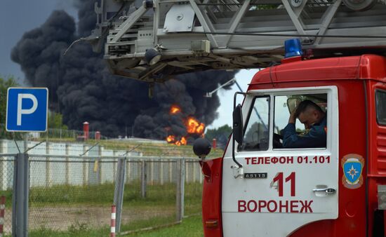 Взрыв на нефтебазе в Воронеже