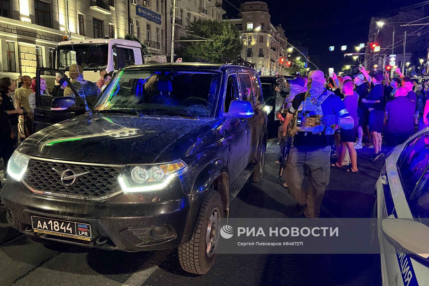 Бойцы ЧВК "Вагнер" покинули штаб ЮВО в Ростове-на Дону