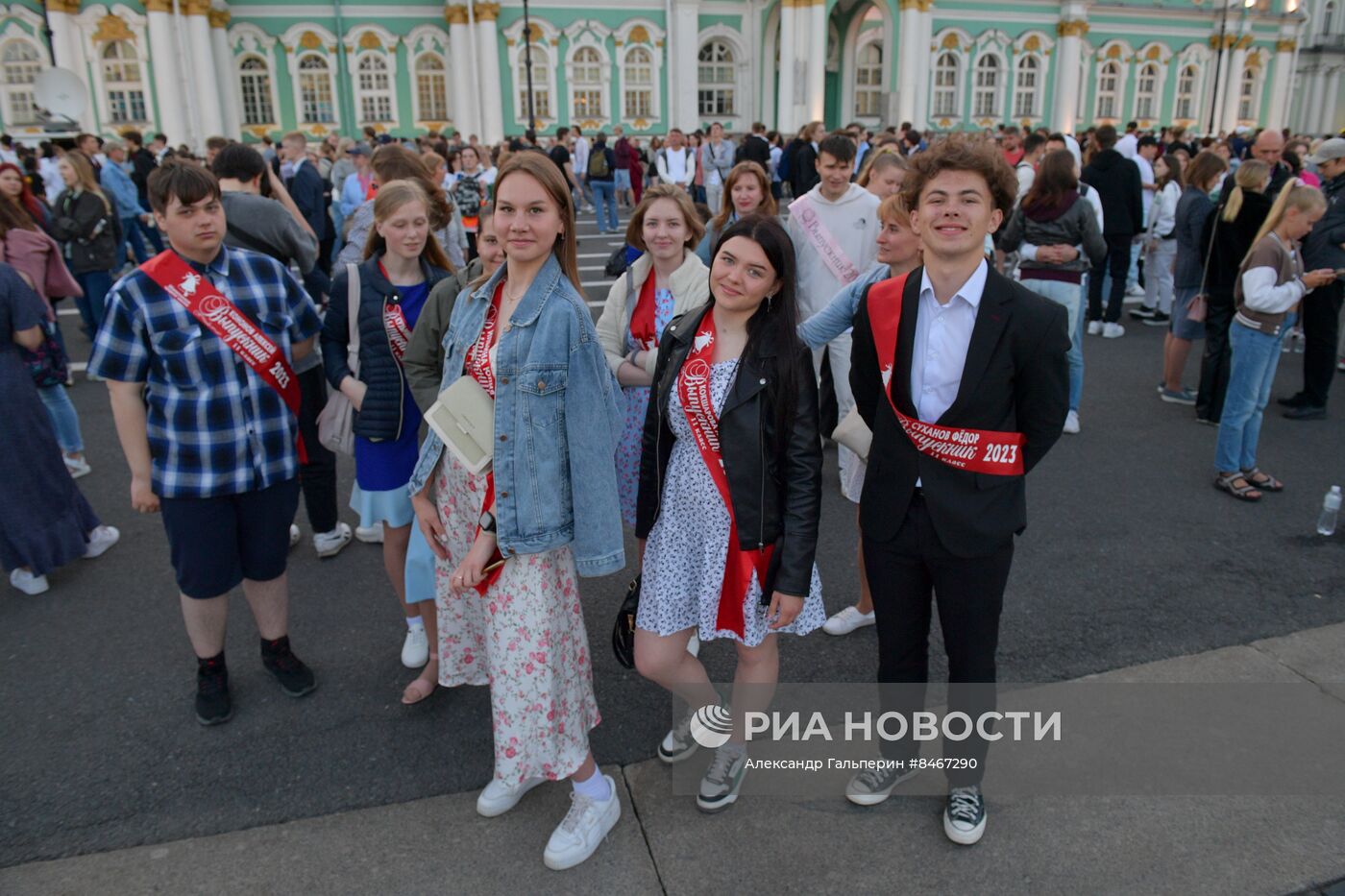 Праздник выпускников школ "Алые паруса" в Санкт-Петербурге