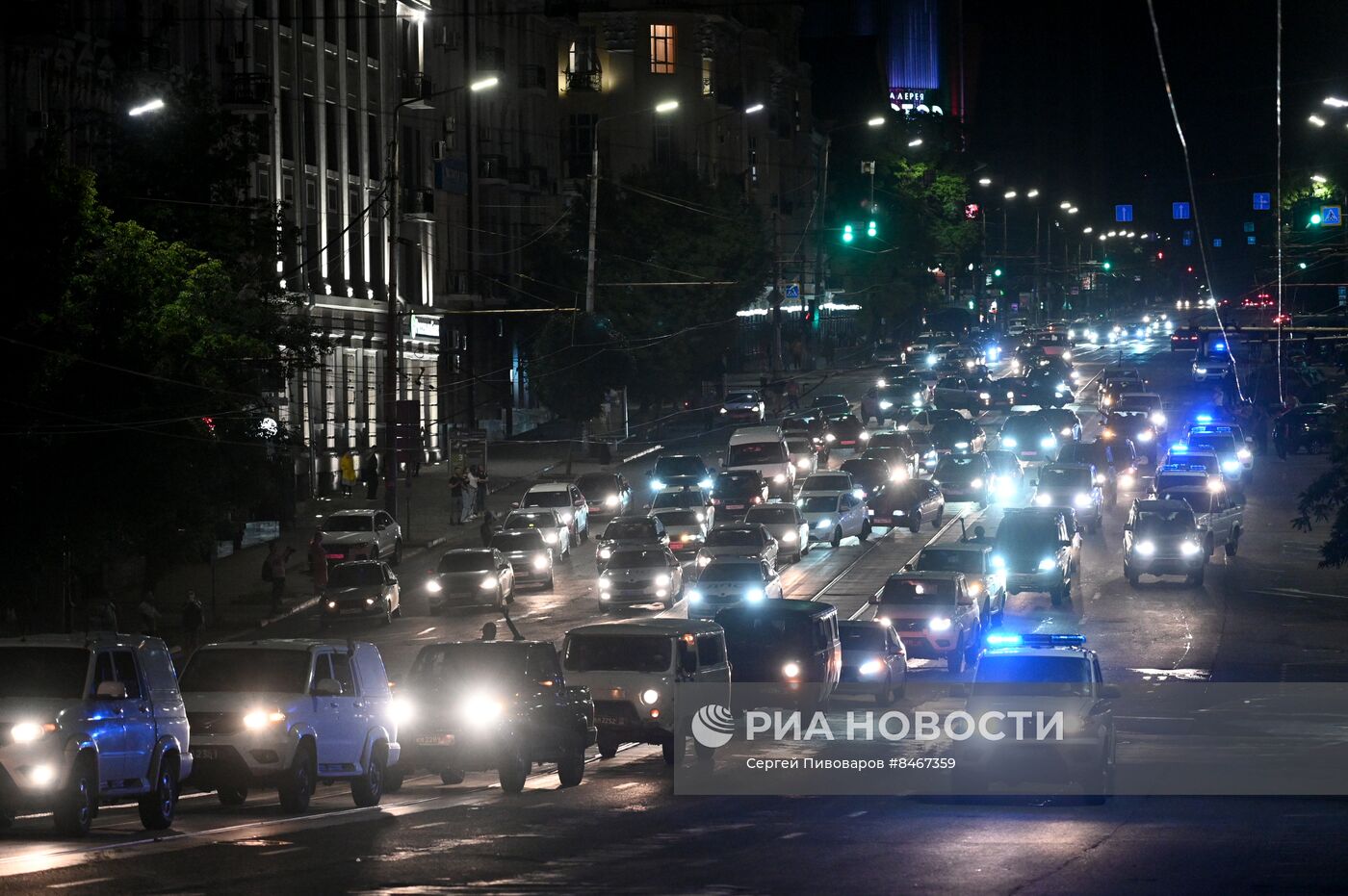 Бойцы ЧВК "Вагнер" покинули штаб ЮВО в Ростове-на Дону