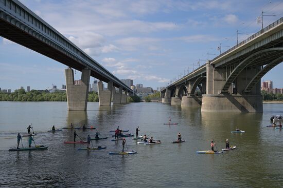 Зарядка с Олимпийскими чемпионами и космонавтом Анной Кикиной в Новосибирске