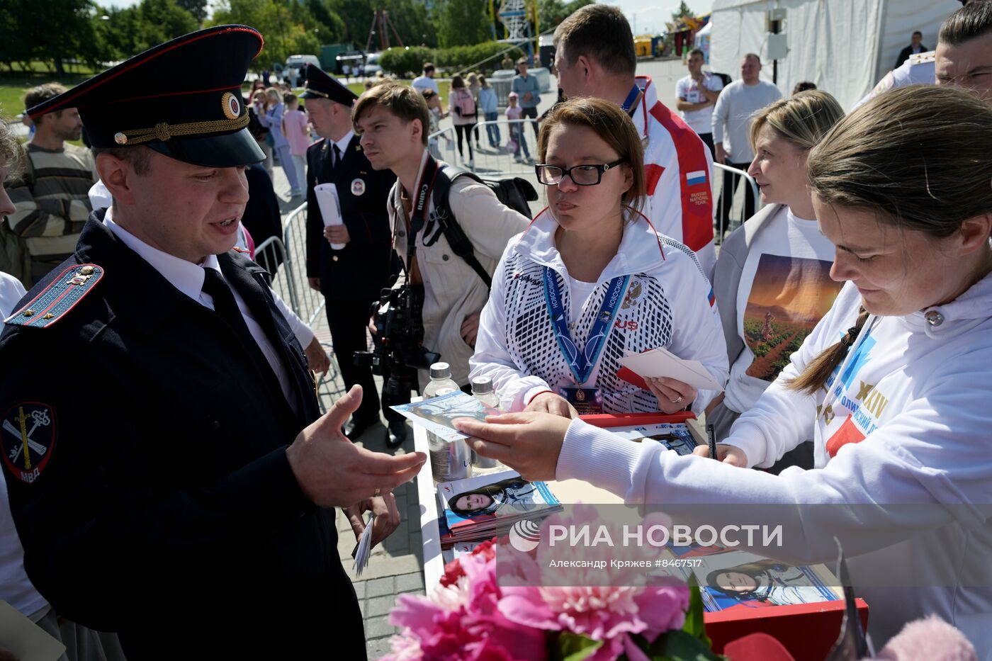 Зарядка с Олимпийскими чемпионами и космонавтом Анной Кикиной в Новосибирске