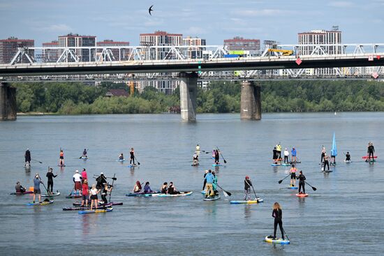 Зарядка с Олимпийскими чемпионами и космонавтом Анной Кикиной в Новосибирске