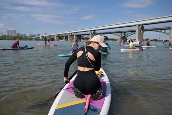 Зарядка с Олимпийскими чемпионами и космонавтом Анной Кикиной в Новосибирске