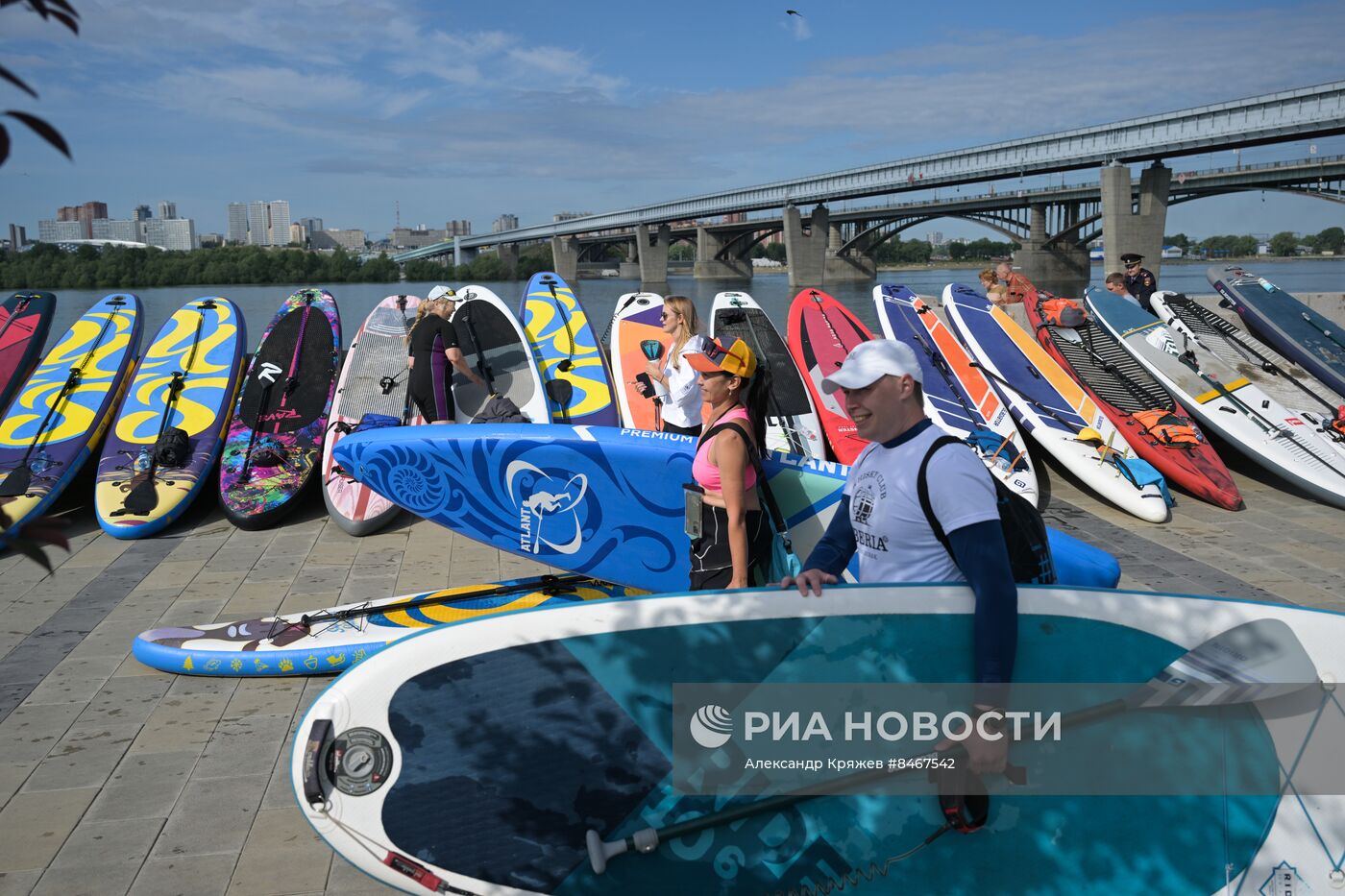 Зарядка с Олимпийскими чемпионами и космонавтом Анной Кикиной в Новосибирске