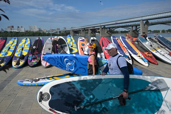 Зарядка с Олимпийскими чемпионами и космонавтом Анной Кикиной в Новосибирске