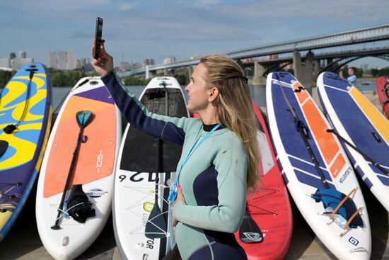 Зарядка с Олимпийскими чемпионами и космонавтом Анной Кикиной в Новосибирске