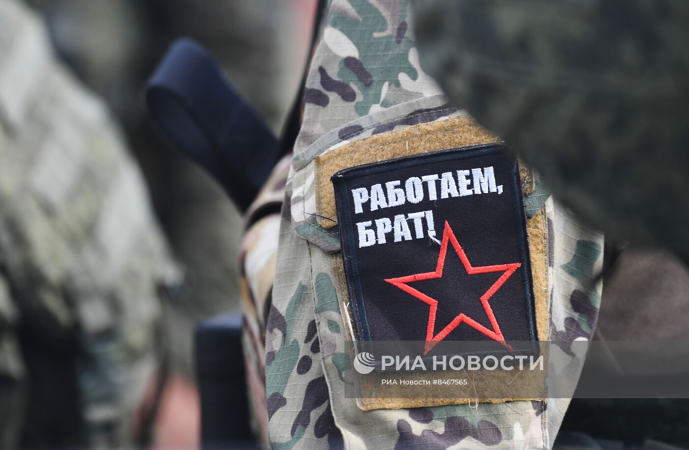Интенсивная подготовка разведчиков группировки "Юг" из числа военнослужащих ВС РФ на полигоне в ДНР