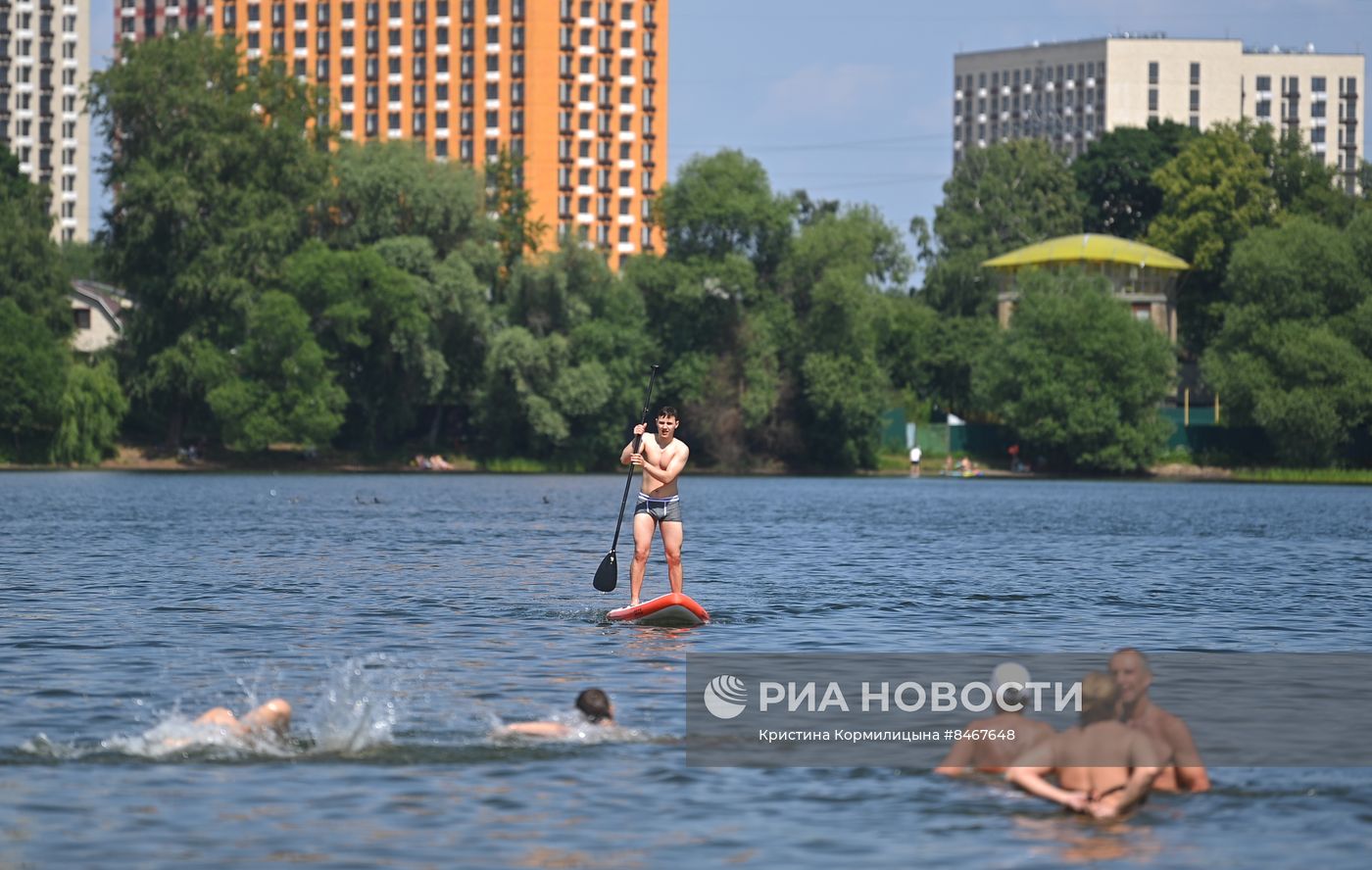 Теплая погода в Москве