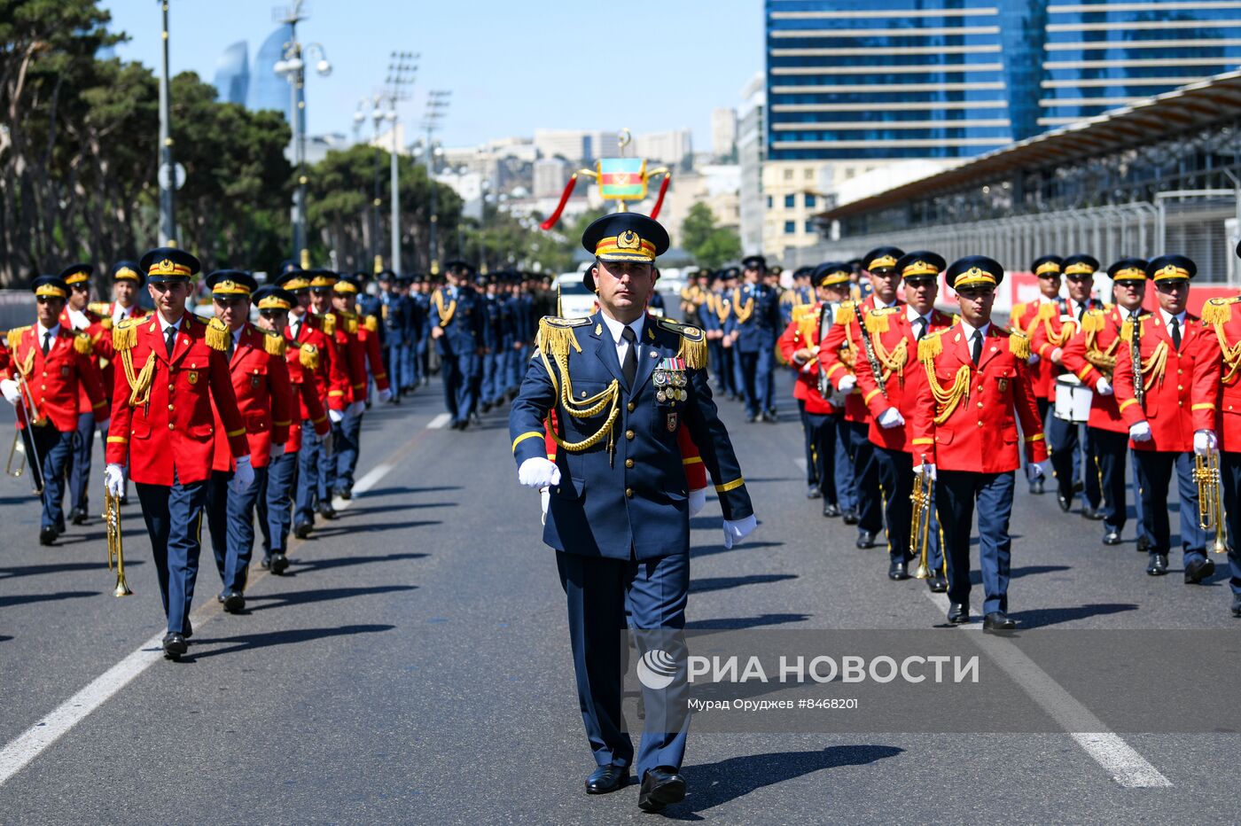 Выступление военных оркестров по случаю Дня Вооруженных сил в Баку