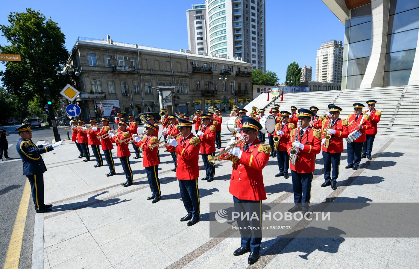 Выступление военных оркестров по случаю Дня Вооруженных сил в Баку