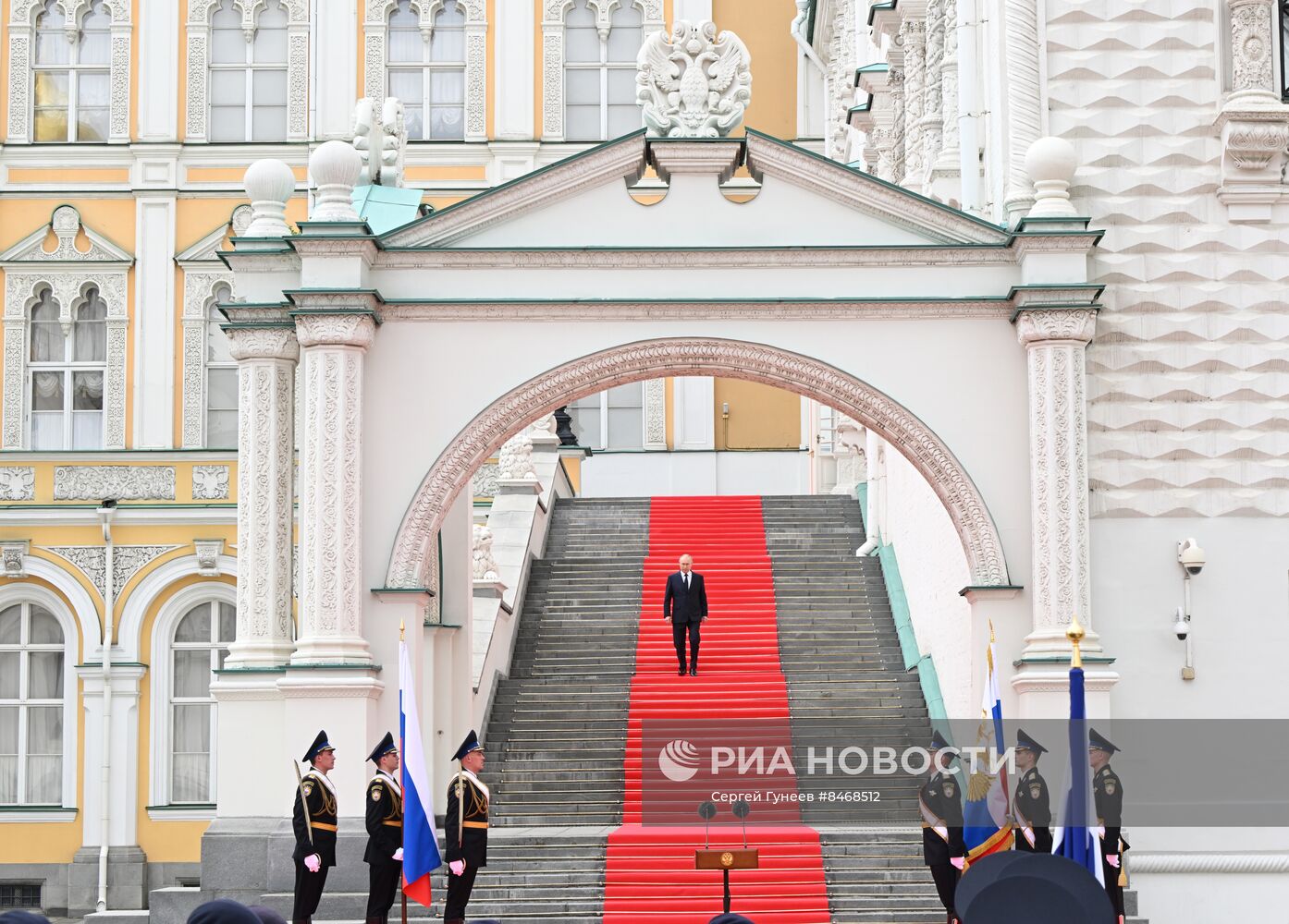 Обращение президента РФ В. Путина к подразделениям Минобороны, Росгвардии, МВД, ФСБ и ФСО