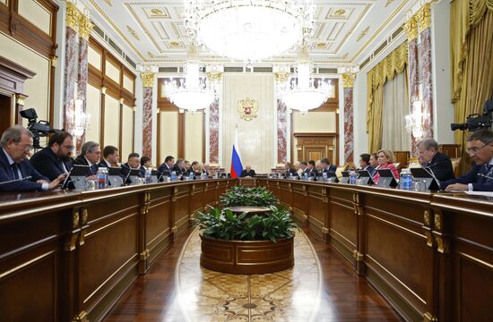 Премьер-министр РФ М. Мишустин провел заседание правительства РФ