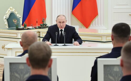 Встреча президента РФ В. Путина с военнослужащими