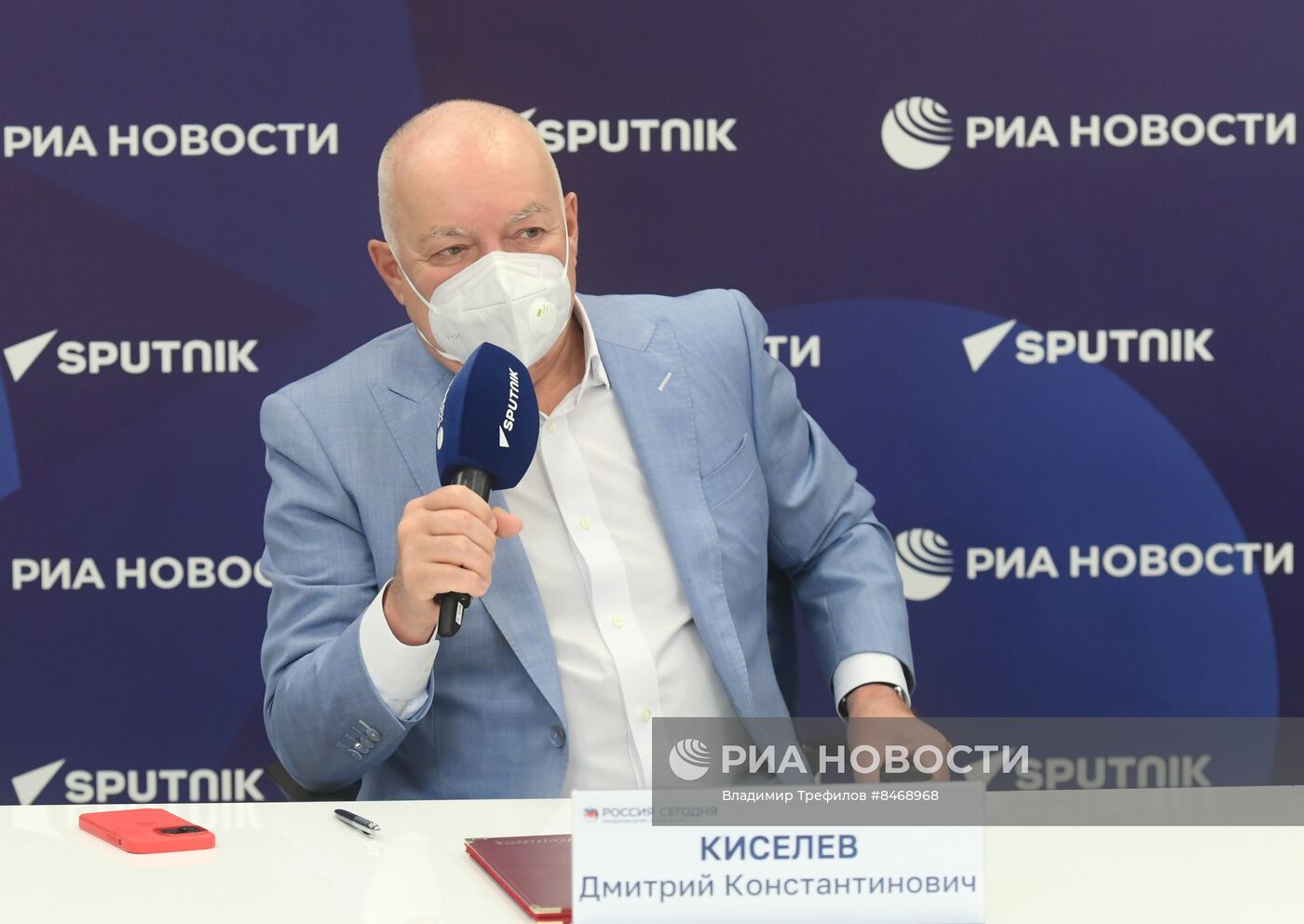 Подписание соглашения между медиагруппой "Россия сегодня" и РАН