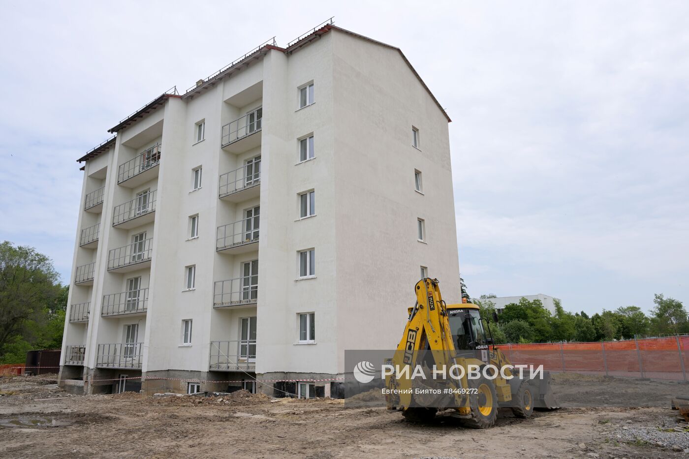 Врио главы ЛНР Л. Пасечник проинспектировал объект жилищного строительства в Луганске