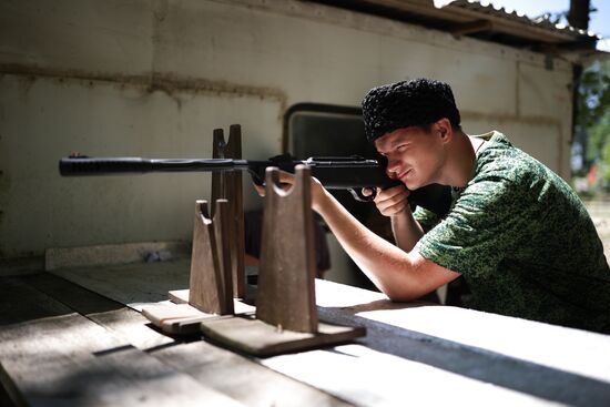 Подготовка молодежи к службе в армии РФ среди казаков в Краснодарском крае