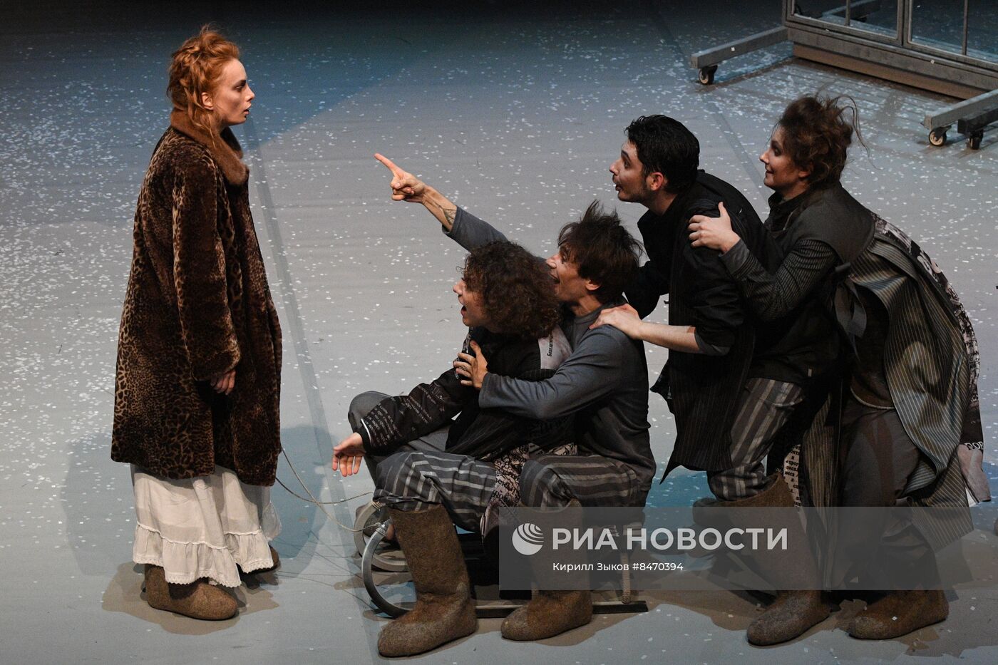 Показ спектакля "Дневник писателя"