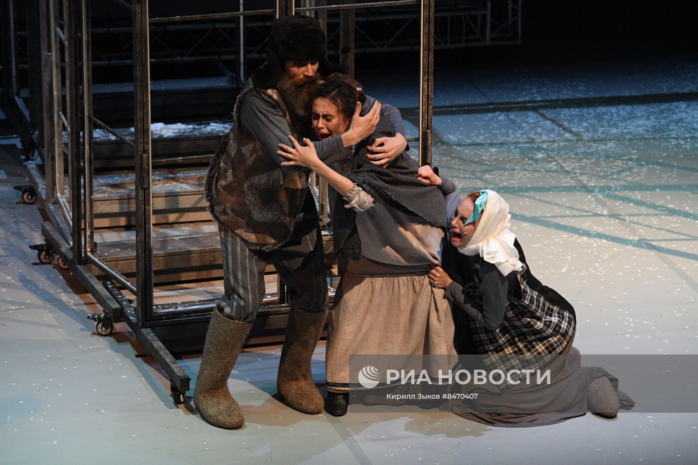 Показ спектакля "Дневник писателя"