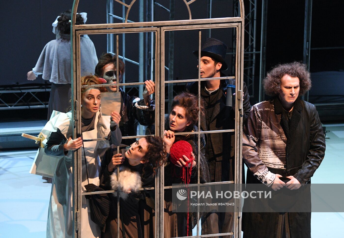 Показ спектакля "Дневник писателя"
