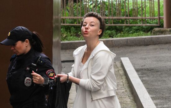 Рассмотрение ходатайства о продлении ареста режиссеру Е. Беркович и драматургу С. Петрийчук 