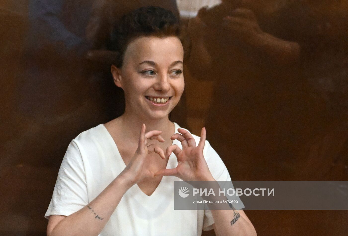 Рассмотрение ходатайства о продлении ареста режиссеру Е. Беркович и драматургу С. Петрийчук