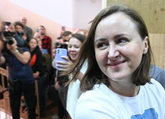 Рассмотрение ходатайства о продлении ареста режиссеру Е. Беркович и драматургу С. Петрийчук 