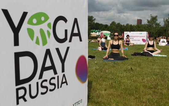 9-й Международный день йоги Yoga Day Russia