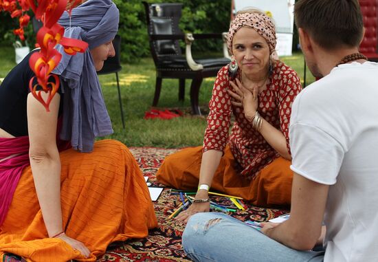 9-й Международный день йоги Yoga Day Russia