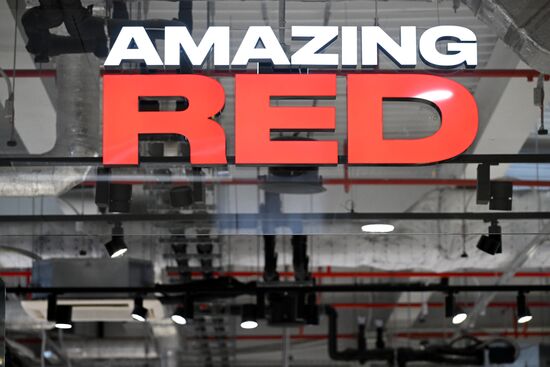 Открытие первых магазинов Amazing Red в России