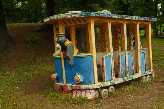 Детская площадка из СССР в Кашине