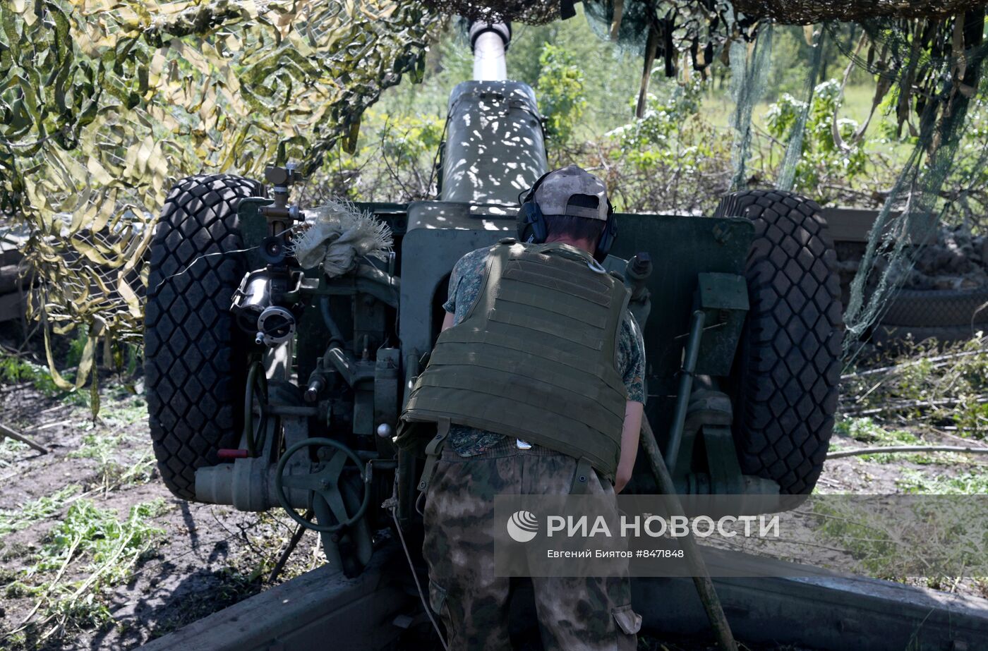 Артиллерия 2-го армейского корпуса Южной группировки войск ведет огонь агитационными снарядами по позициям ВСУ