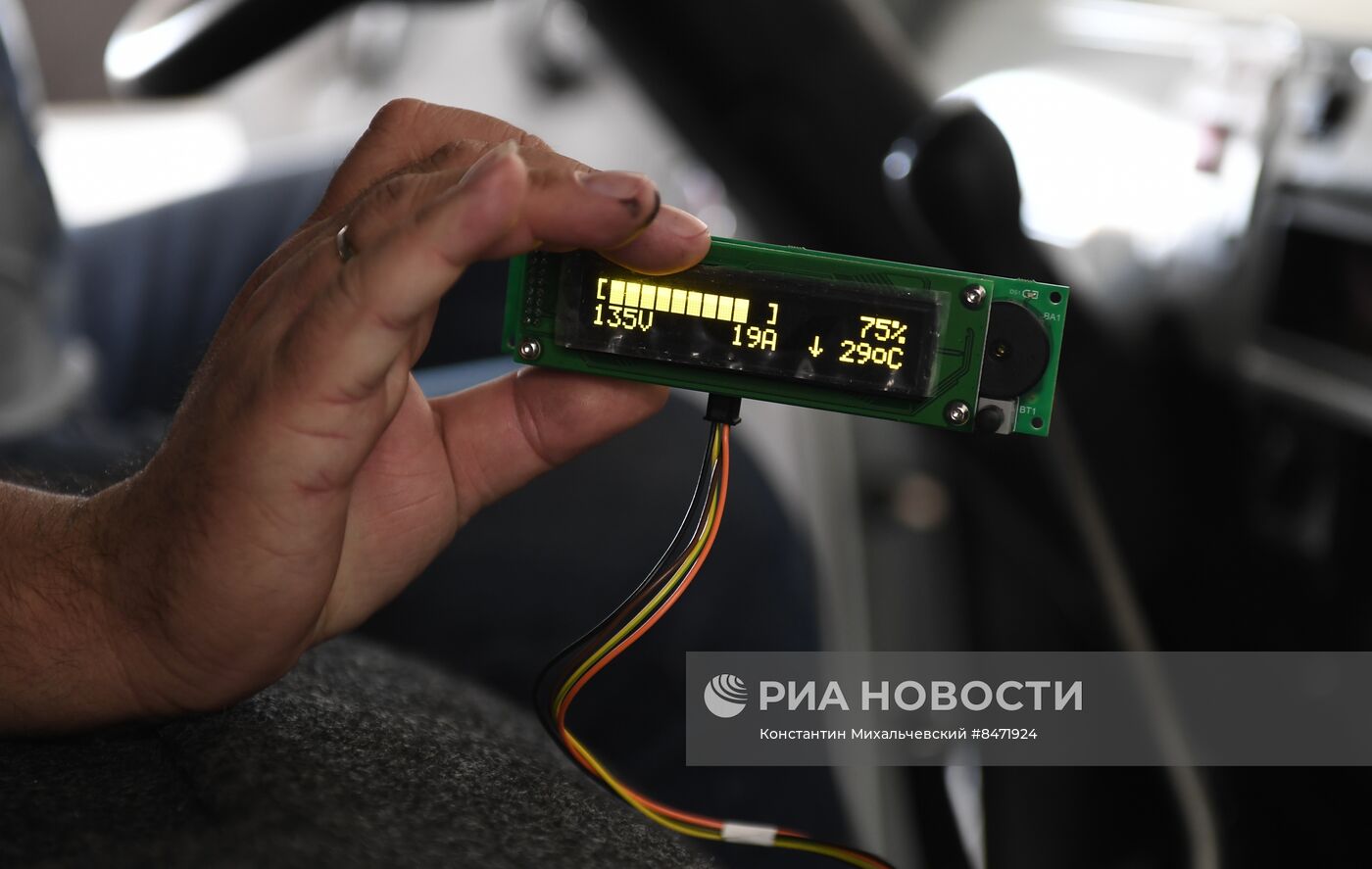 В Крыму создали электромобиль на базе УАЗ "Буханка"