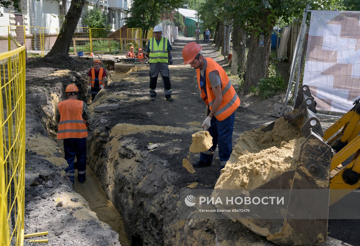 Замена аварийных участков сетей теплоснабжения московскими специалистами в Луганске