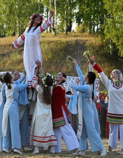 Празднование "Ивана Купалы" в Татарстане