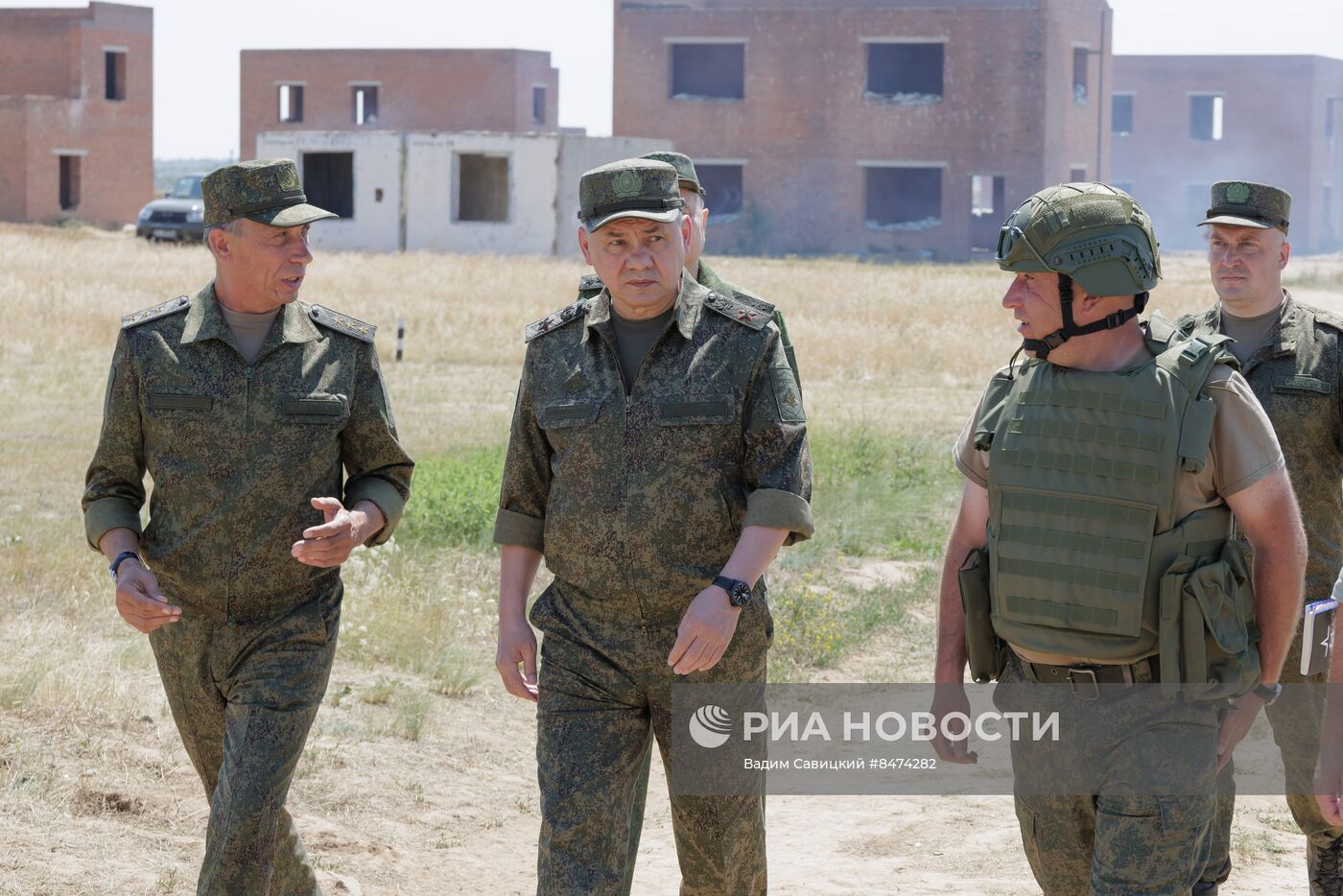 С. Шойгу проверил в ЮВО боевую подготовку военнослужащих