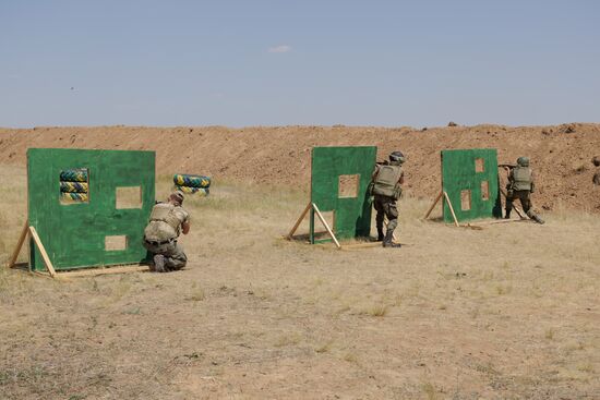 С. Шойгу проверил в ЮВО боевую подготовку военнослужащих