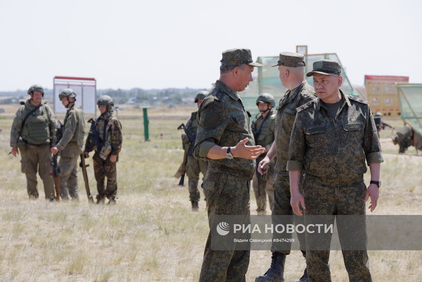 С. Шойгу проверил в ЮВО боевую подготовку военнослужащих