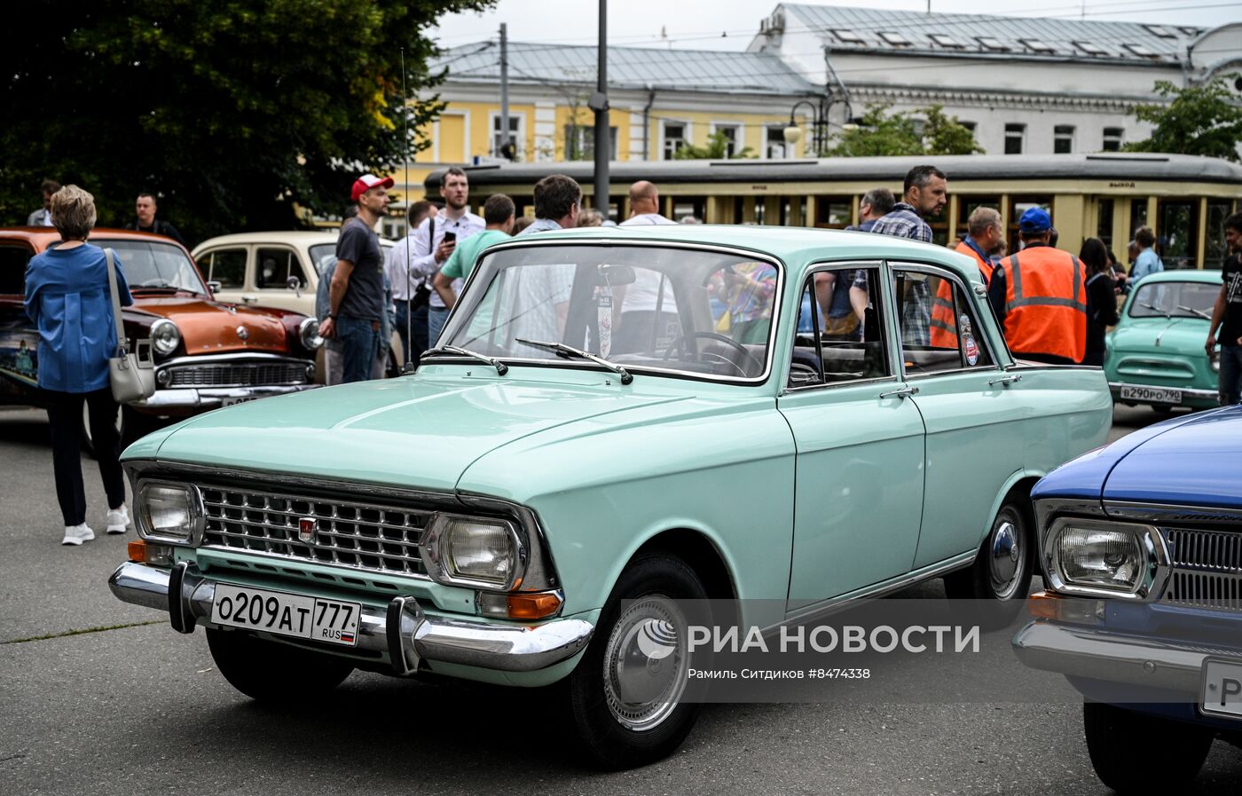 Парад ретротранспорта в Москве