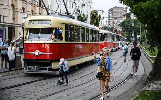 Парад ретротранспорта в Москве