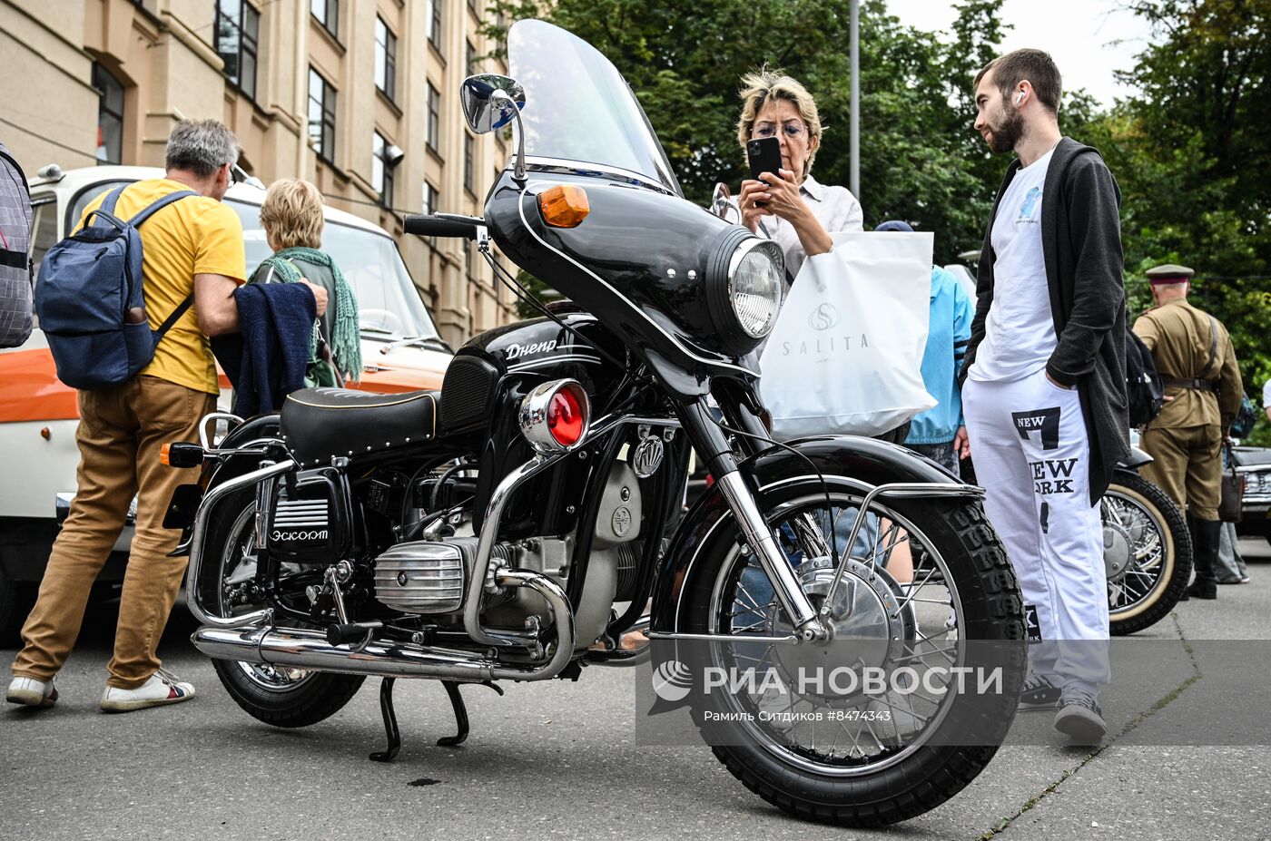 Парад ретротранспорта в Москве