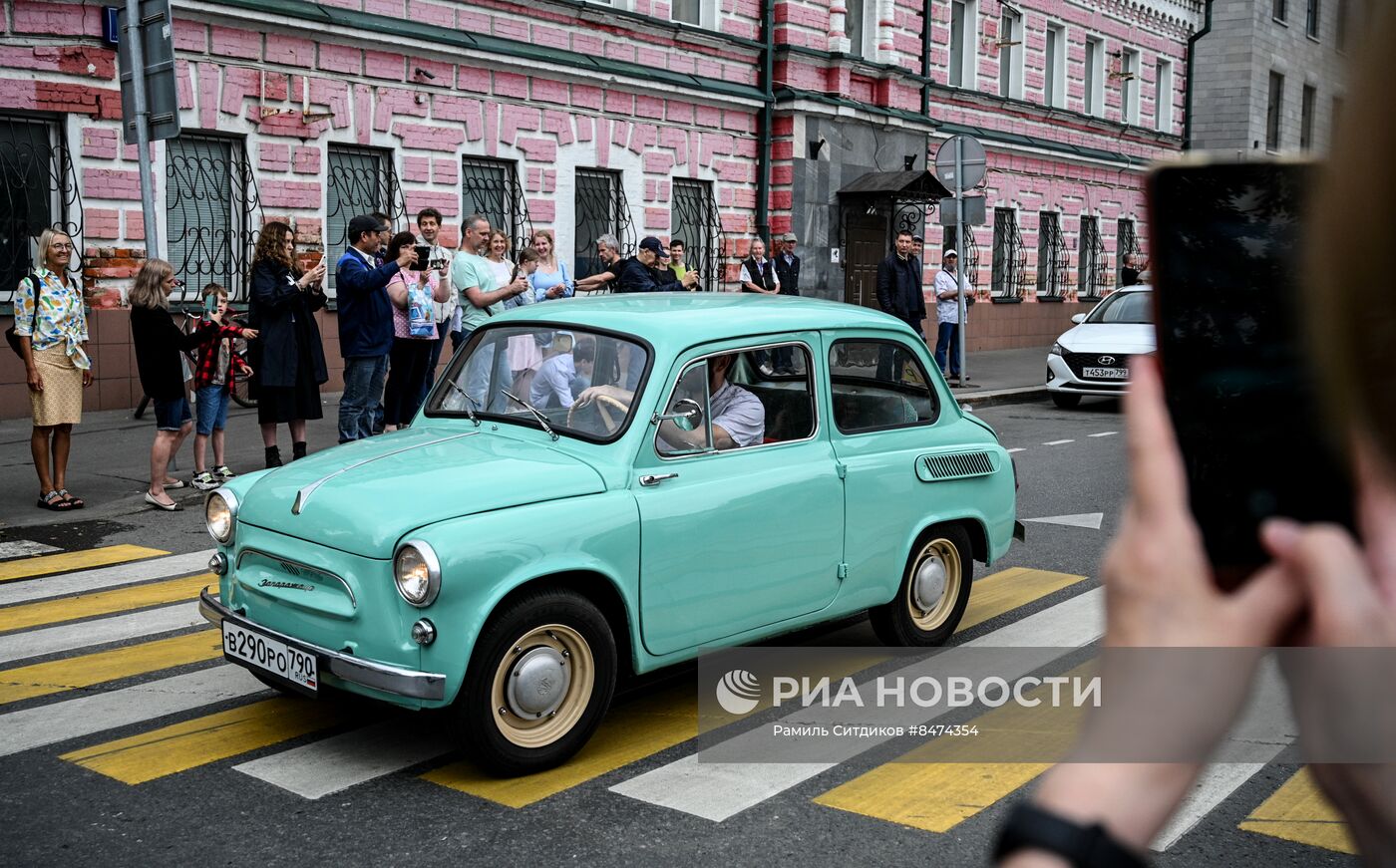 Парад ретротранспорта в Москве