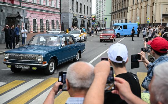 Парад ретротранспорта в Москве